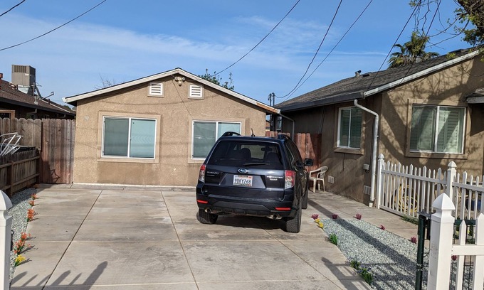 Stockton Cottage | Cottage Comfort - near delta bank fishing and free boat launching