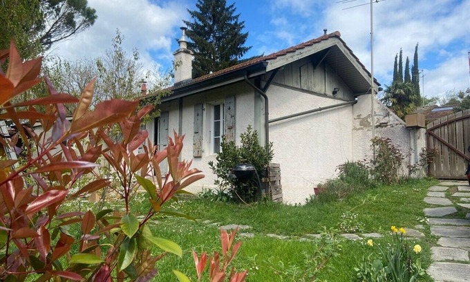 Thonex Cottage | Cottage for 4 people in Geneva with a large garden