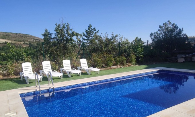 Valle de Santibanez Cottage | Cottage for 16 people