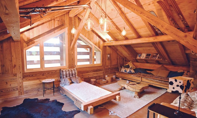 La Clusaz Ski Chalet | cottage full of heart south view incredible vehicle 4/4 9 places available