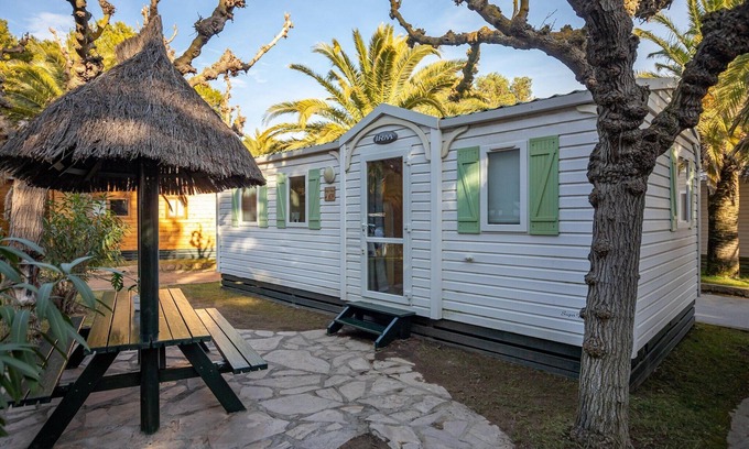 Miami Platja House | Cottage in Tarragona with Private Beach Access
