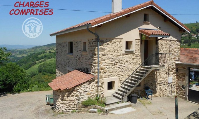 La Valla-en-Gier Cottage | Cottage in La Serchette - Pets allowed
