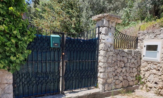 Anacapri Villa | cottage in the countryside