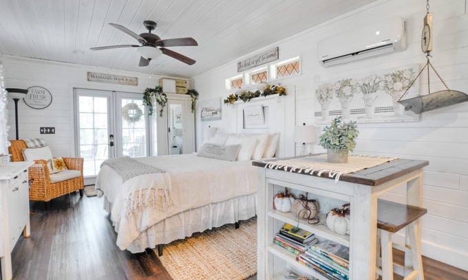 Sylva Cabin | Cottage in the Great Smoky Mountains With Spectacular Views & Farmhouse Decor