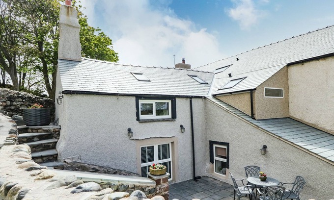 Whitbeck Cottage | COTTAGE IN THE HILL, romantic, character holiday cottage in Silecroft