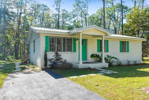 Dauphin Island House | Cottage in the Pines