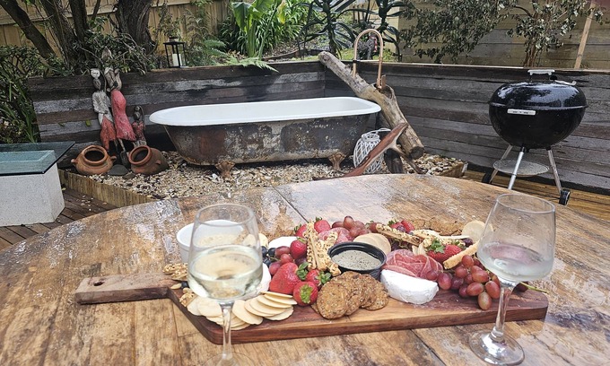 Stanmore Bay Cottage | cottage near the beach, faery lights and outdoor bath!