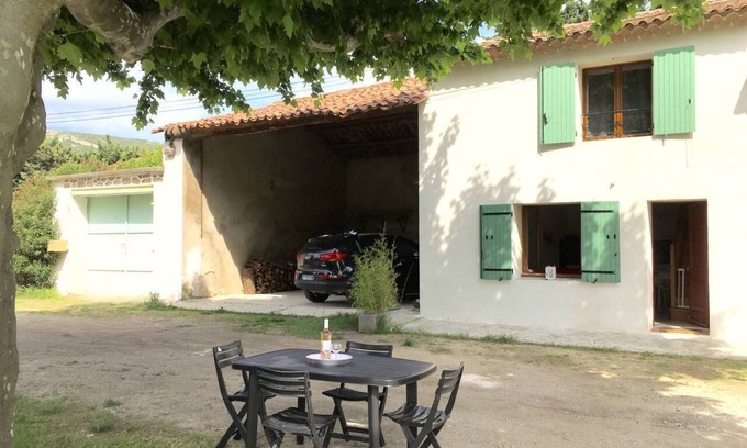 Orgon House | Cottage of two plane trees between Alpilles and Luberon