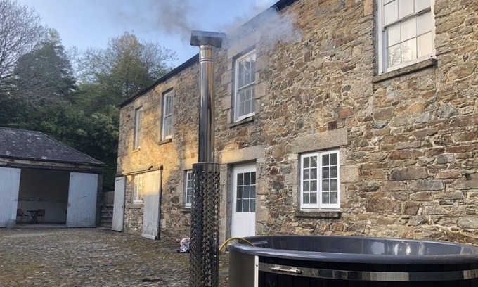 Redruth House | Cottage on historic Cornish estate