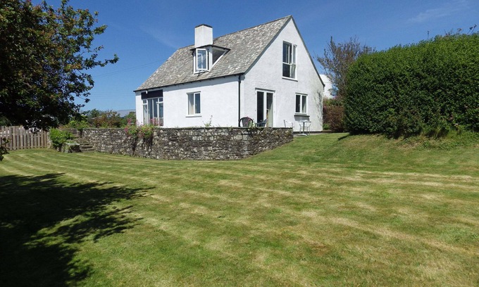 St Davids House | Cottage Overlooking The Cathedral Of St Davids