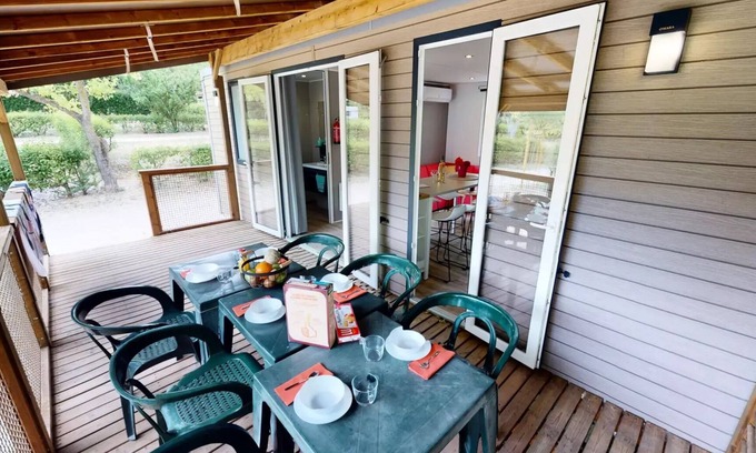 Cabrieres-dʼAigues House | Cottage Provence - 33m² - 3 bedrooms (5 adults and 1 child) 5 to 6 persons - 5 pers. included in the price