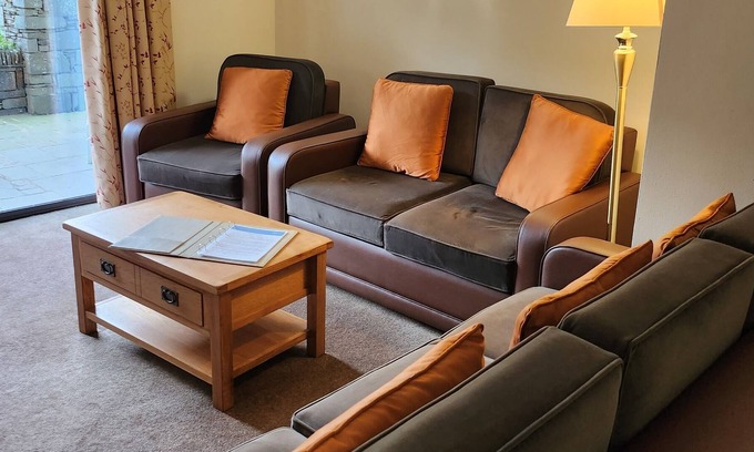 Backbarrow Cottage | Cottage - Sleeps 6 - Pet Friendly