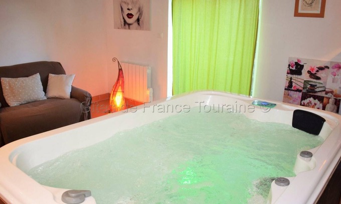 Bridore Cottage | Cottage with private spa in Southern Touraine