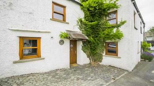 Staveley House | Cottontail Cottage