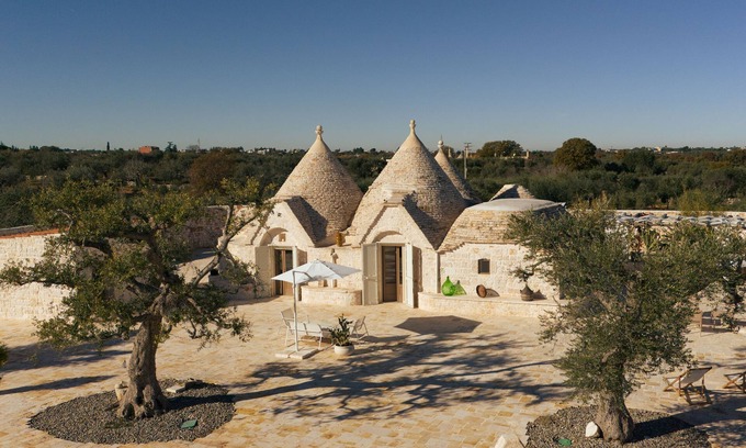 Castellana Grotte House | Count's Trulli Royal Suite