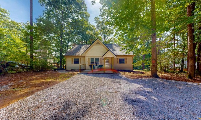 Hardwick House | Country Breeze