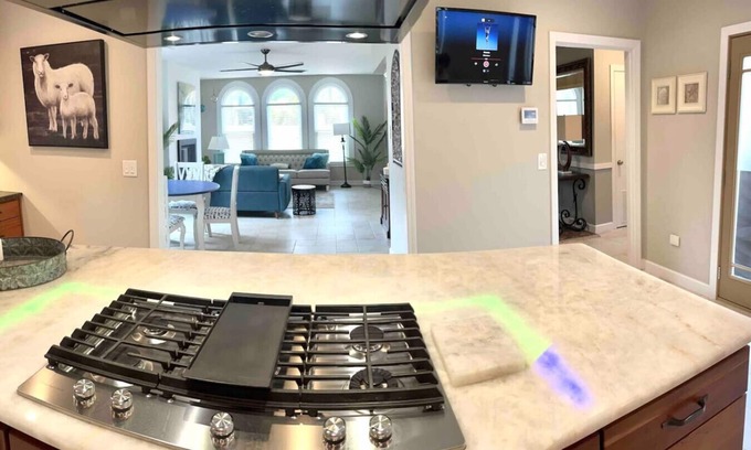 Warrington House | Country Club Estate close to NAS - EV charger
