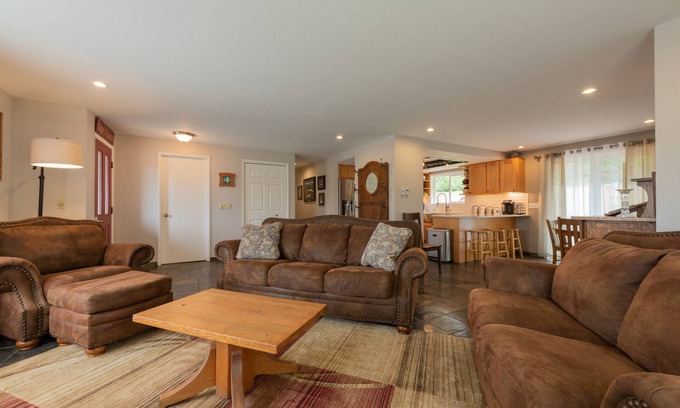 Port Angeles House | Country home just minutes from town