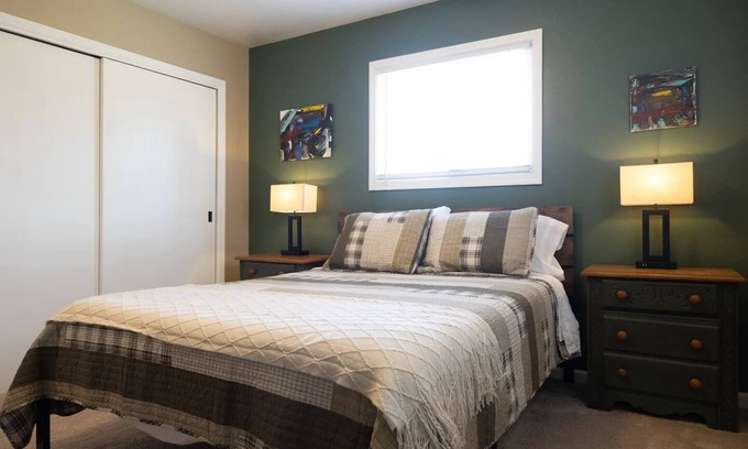 Bloomington House | Country home w/fenced yard hot tub wi-fi