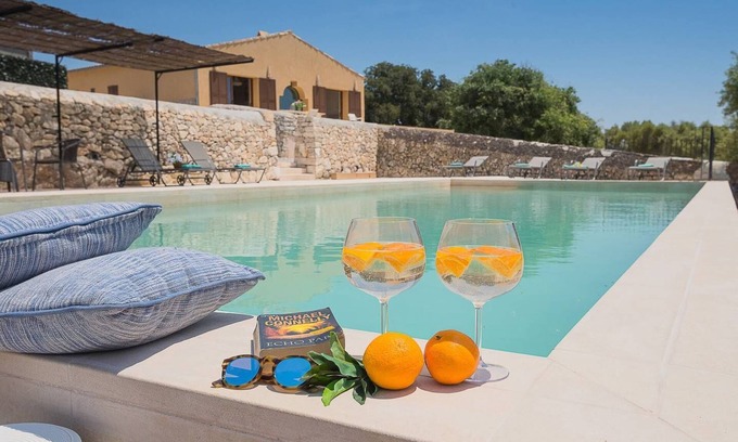 Porreres Villa | Country House 'Amazing In Mallorca with Pool' with Mountain View, Wi-Fi and Air Conditioning