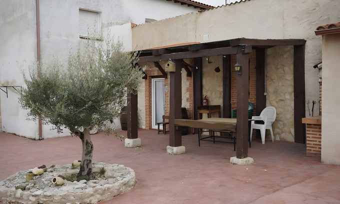 Rueda House | Country House 'La Abuela Marcelina' with Private Garden and Wi-Fi