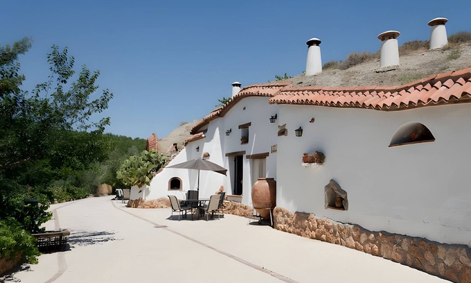 Benalua de Guadix House | Country House 'La Chumbera' with Mountain View, Wi-Fi and Air Conditioning