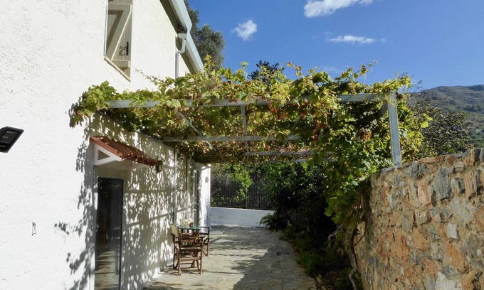 Mixorrouma House | Country house near SPILI with peaceful garden, orange trees and jacuzzi