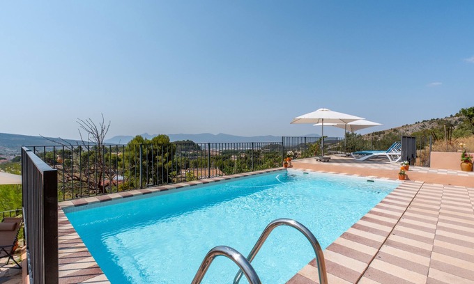 Ibi House | Country House 'Sol' with Mountain View, Shared Pool and Wi-Fi