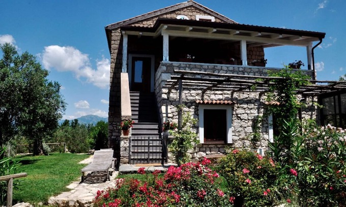 Melizzano House | Country House surrounded by nature