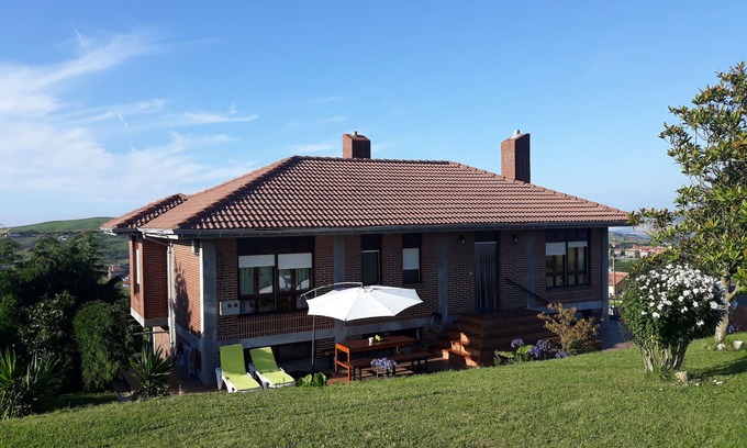 Miengo House | Country house with magnificent sea views near beaches. G-12029