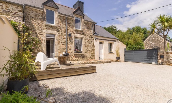 Tollevast Cottage | Country house with terrace and garden near Cherbourg