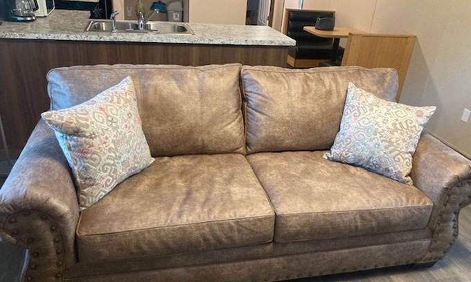 Parks House | Country living in 2 bedroom mobile home surrounded by ponds, woods, wildlife