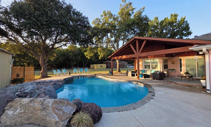 Mesquite House | Country living in the city. Gorgeous 3bdrm2bth home in the outskirts of mesquite