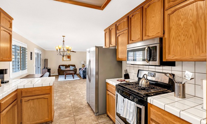 Hanford House | Country Living Retreat |Major cities