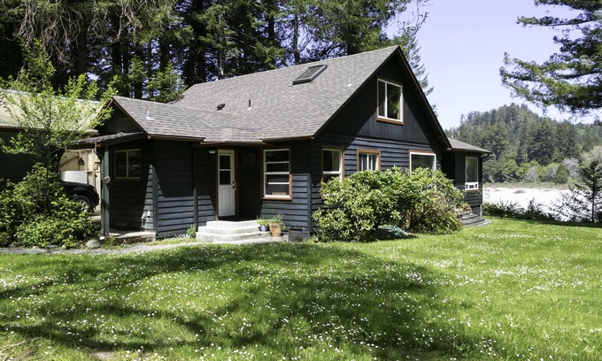 Crescent City House | Country Redwood Home With Remarkable Smith River Views
