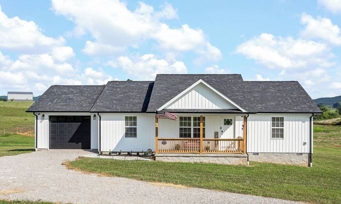 Sparta House | Country Stay near Burgess Falls!