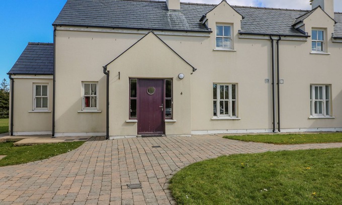 Dungarvan Cottage | COUNTRYVIEW, family friendly, with a garden in Ring, County Waterford