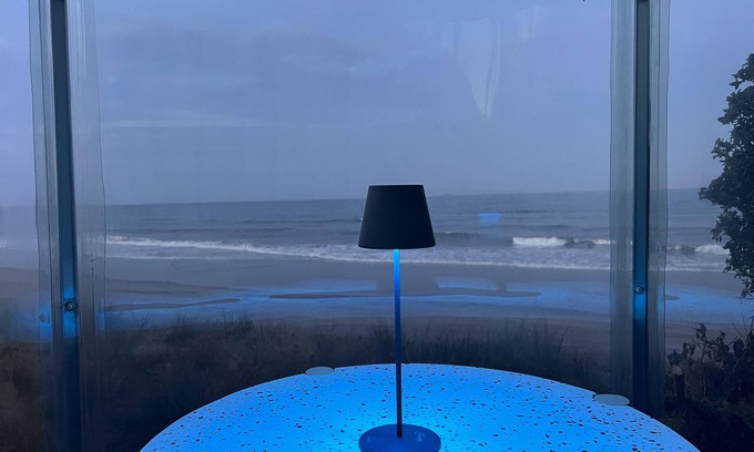 Pukehina Apartment | Couples retreat: Beachfront Seaglass Dome + apartment