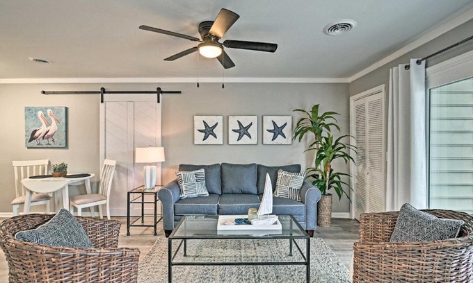 Surfside Beach Apartment | Couples Retreat with Balcony in Surfside Beach!
