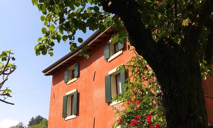 Nord-Est Cottage | Court in the green, a few minutes from the center