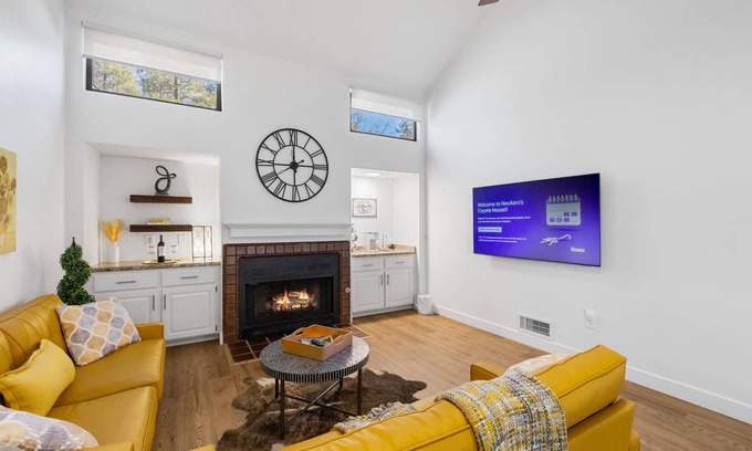 Hidden Valley Ranch House | Coyote Vacation Rental | 3-BR House on Canyon Dr, Prescott | mins to DT Patio Pool Tennis