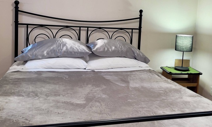 Upper Brookville Apartment | Cozy 1-bedroom apartment with AC, WiFi