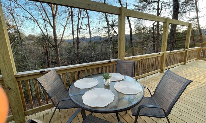 Franklin Cottage | Cozy 1-bedroom cottage for Hiking, Waterfalls & WNC Adventures!