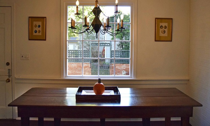 Boonesboro House | Cozy 1-bedroom house in historic Arrow Rock with WiFi, AC.