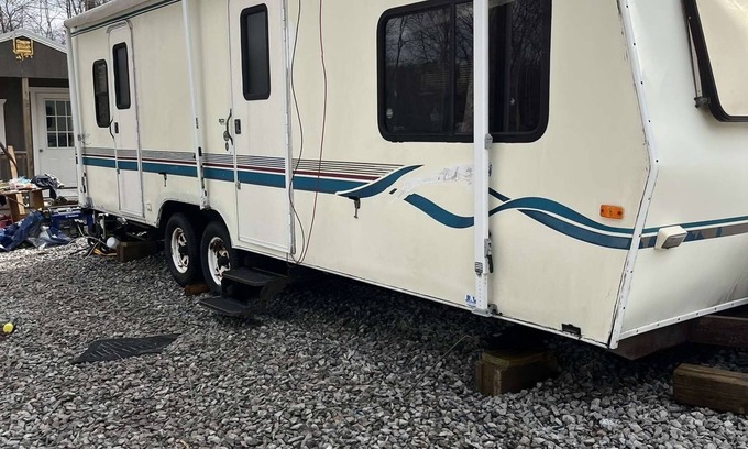 Lindseyville House | Cozy 1-bedroom RV in fantastic Leitchfield with AC