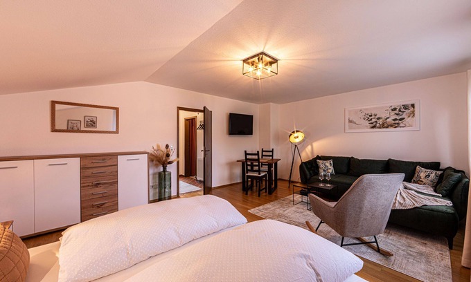 Schoenau am Koenigssee Apartment | Cozy 1-room apartment in sunny Oberschönau