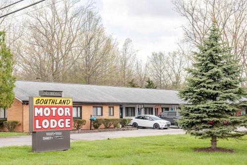 Riverview Apartment | Cozy 1BR Apt AC Parking Brownstown