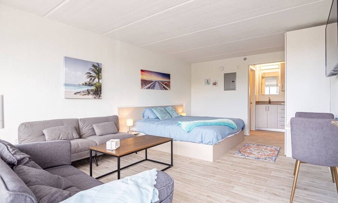 Kissimmee Apartment | Cozy 1BR Near Disney + Pool