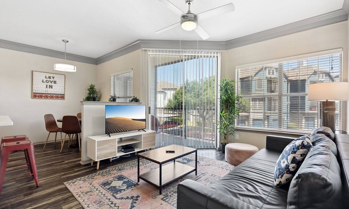 North Burnet Apartment | Cozy 1BR next to the Domain 4250