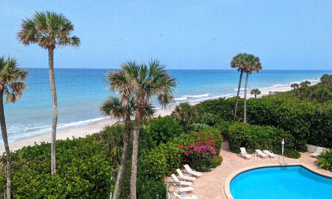 Wabasso Beach Condo | Cozy 2/2 Ocean Condo in the Sea Oaks Beach & Tennis Club